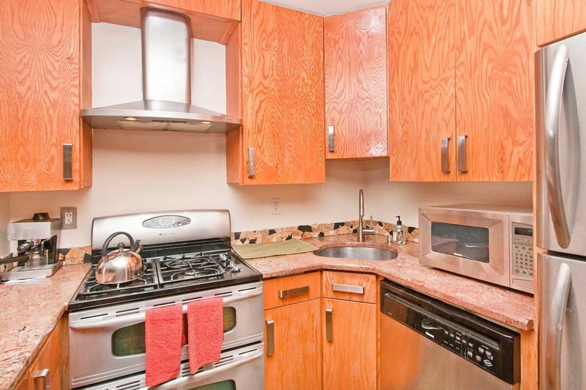 Luxury Living Suites New York Bagian luar foto